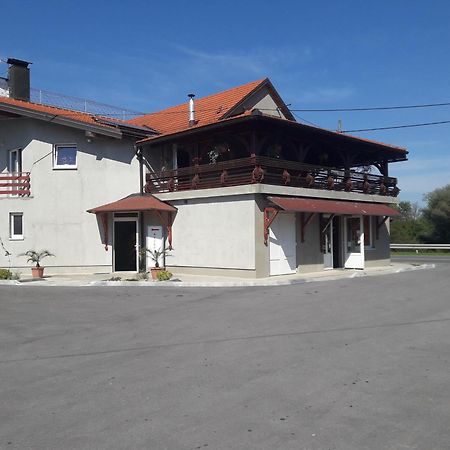 Guesthouse Kod Mosta Karlovac Εξωτερικό φωτογραφία