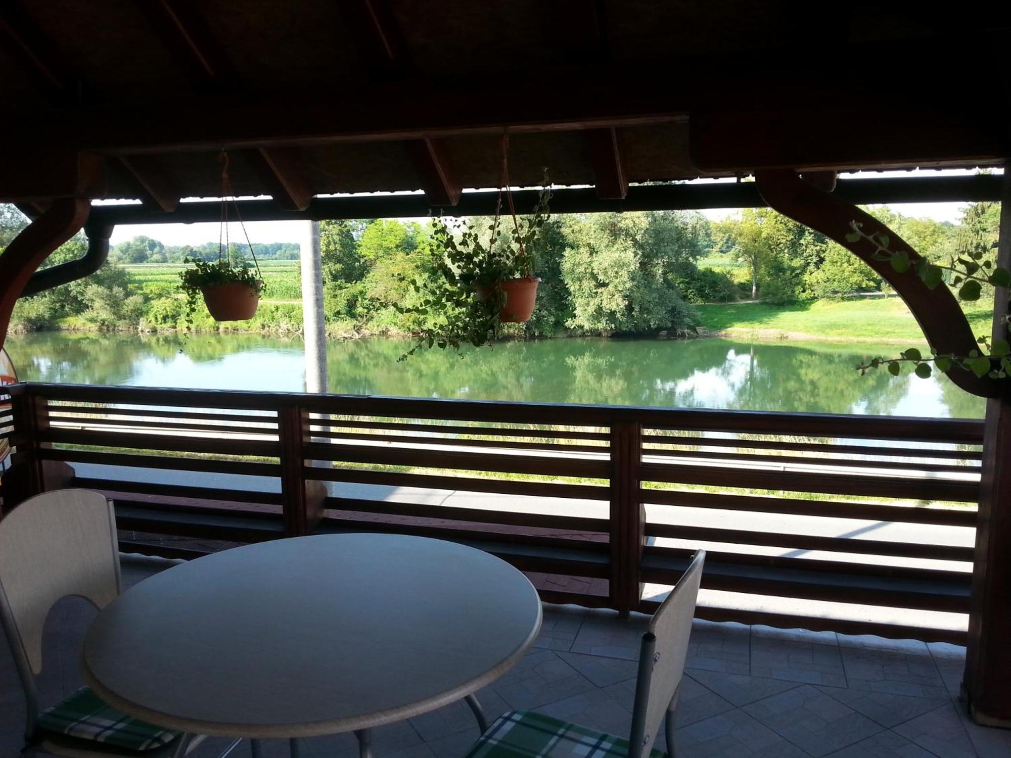 Guesthouse Kod Mosta Karlovac Εξωτερικό φωτογραφία