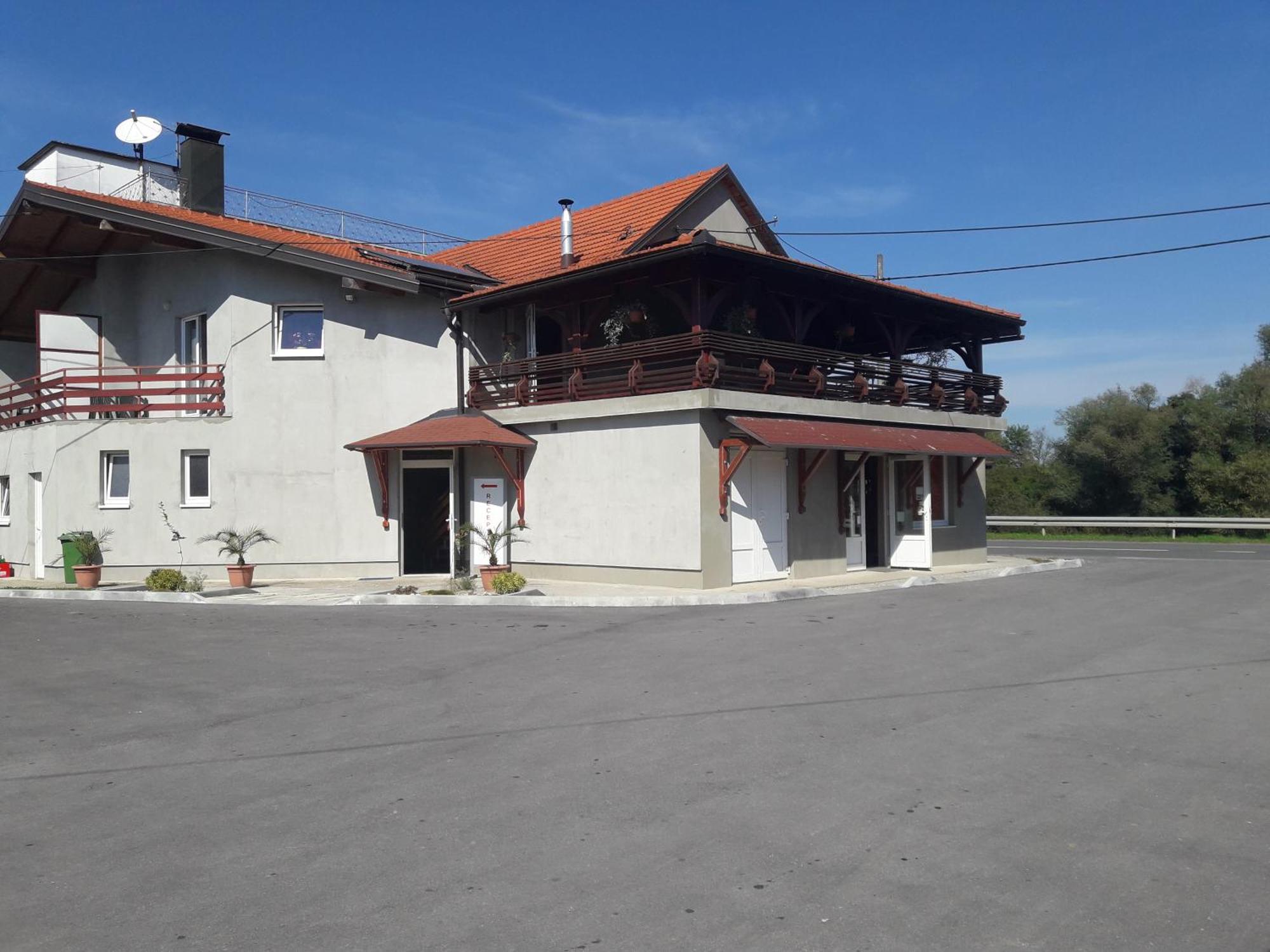 Guesthouse Kod Mosta Karlovac Εξωτερικό φωτογραφία